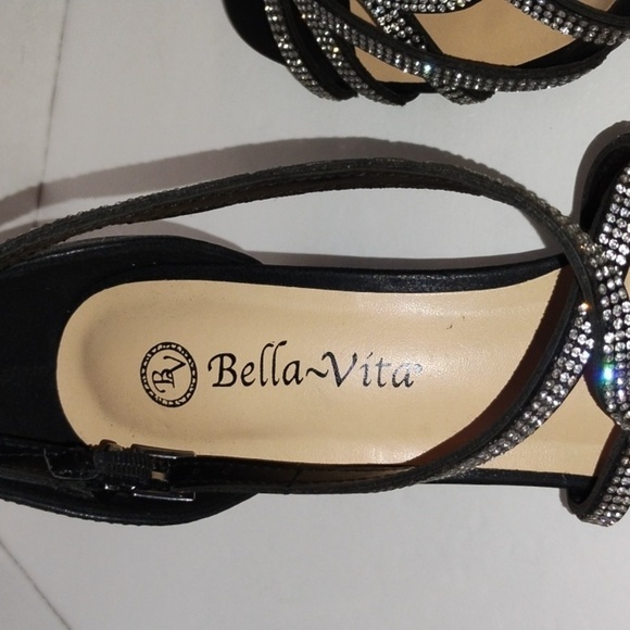 Bella Vita Aliette black rhinestone  strappy Sandal   Size: 8 WW - Picture 4 of 6